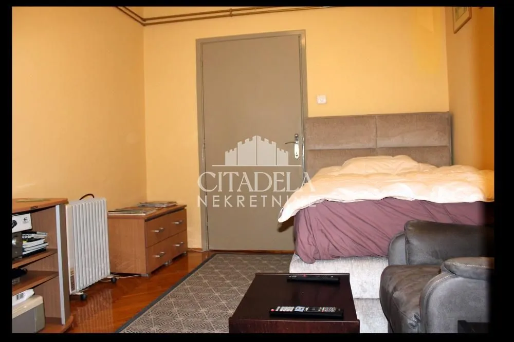 Sale, four bedroom apartment, 104m², Gradska Bolnica, Zvezdara Sve Podlokacije