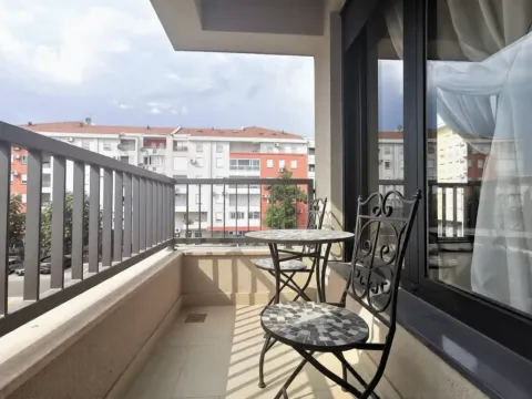 Prodaja, jednosoban stan, 45m², Blok 9, Podgorica - image 9