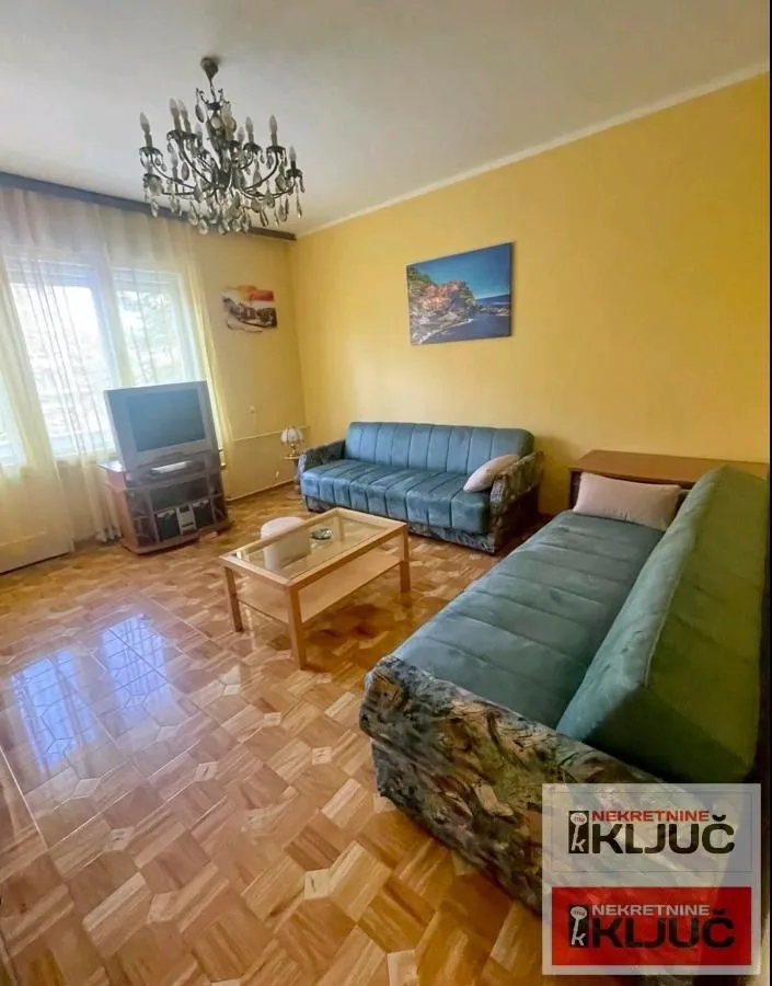 Izdavanje, dvosoban stan, 62m², Centar, Novi Sad