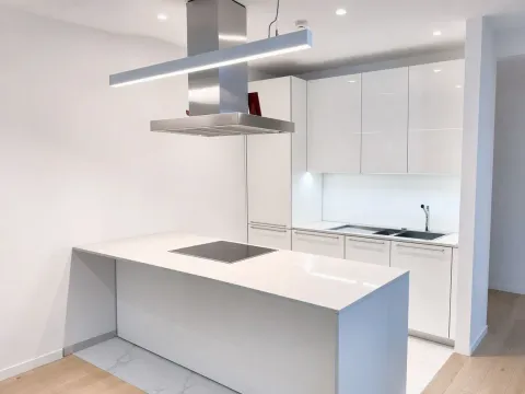 Rent, two bedroom apartment, 156m², Budva, Crna Gora - image 5