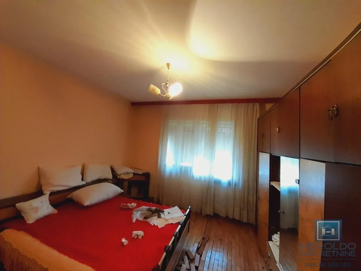 Prodaja, kuća, 250m², Centar, Ćuprija