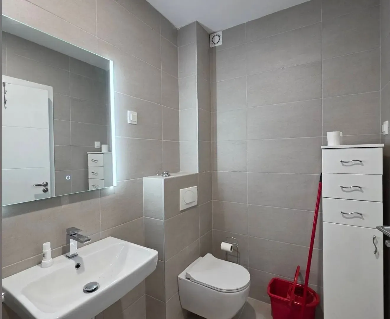 Prodaja, jednosoban stan, 44m², Pobrežje, Podgorica