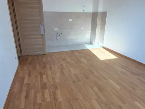 Prodaja, jednosoban stan, 40m², Stari Aerodrom, Podgorica - image 2