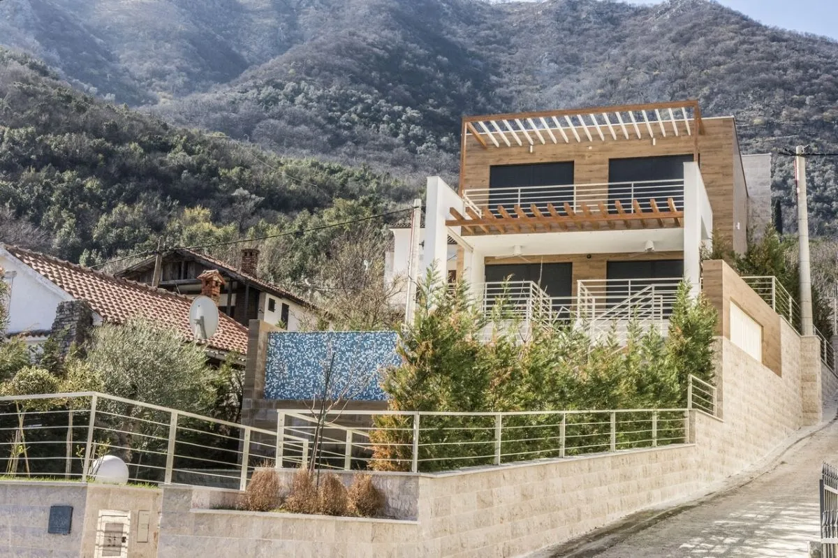 Sale, house, 371m², Stoliv, Kotor