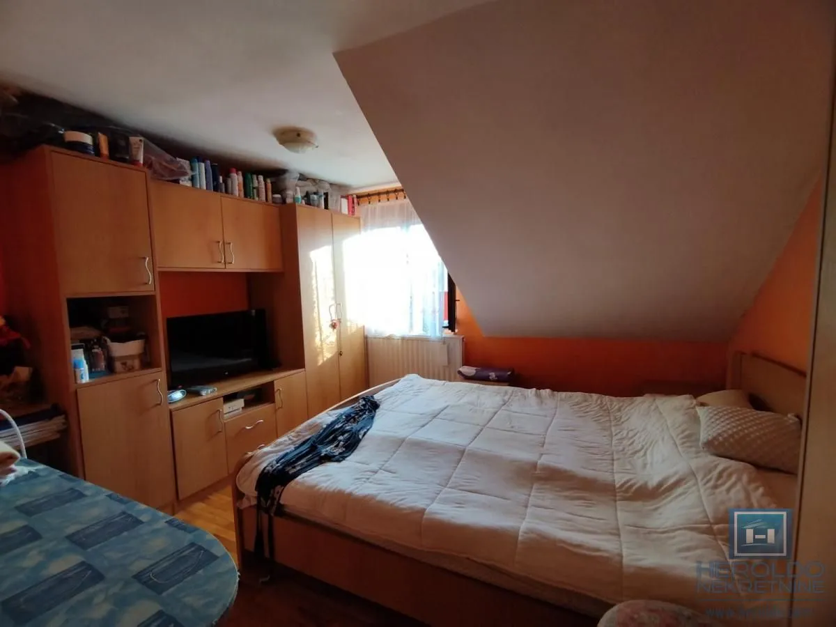 Prodaja, trosoban stan, 77m², Pijaca, Jagodina