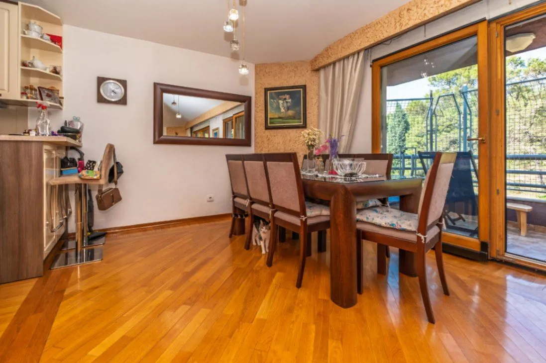 Prodaja, trosoban stan, 136m², Centar, Podgorica
