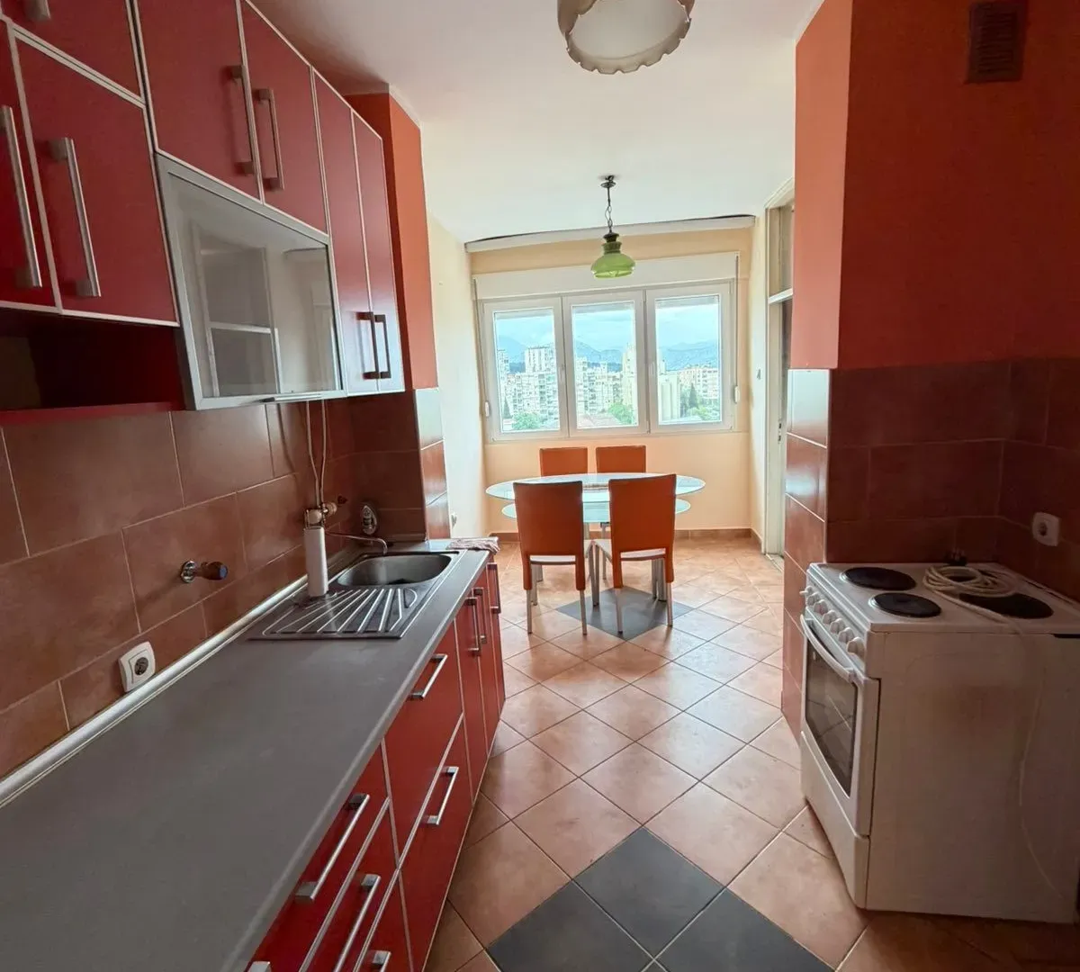 Prodaja, trosoban stan, 89m², Tuški Put, Podgorica