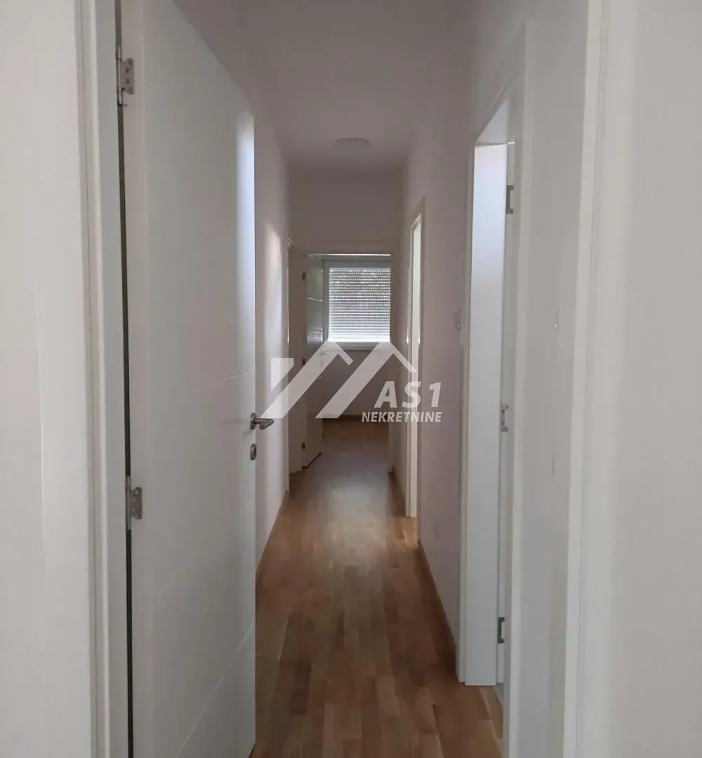 Izdavanje, trosoban stan, 78m², Adice, Novi Sad Sve Podlokacije