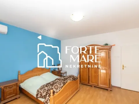 Sale, house, 266m², Igalo, Herceg Novi - image 11