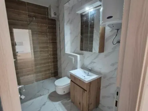 Prodaja, trosoban stan, 71m², Centar, Stara Pazova - image 7