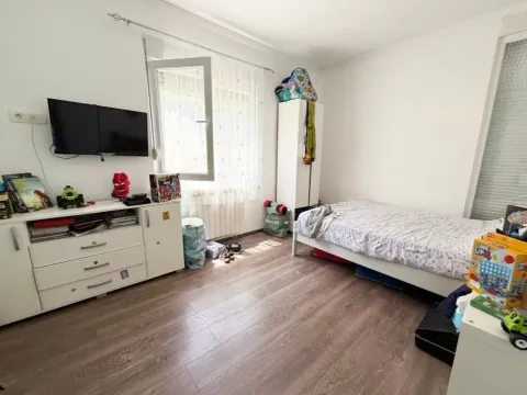 Prodaja, kuća, 180m², Gornja Gorica, Podgorica - image 7