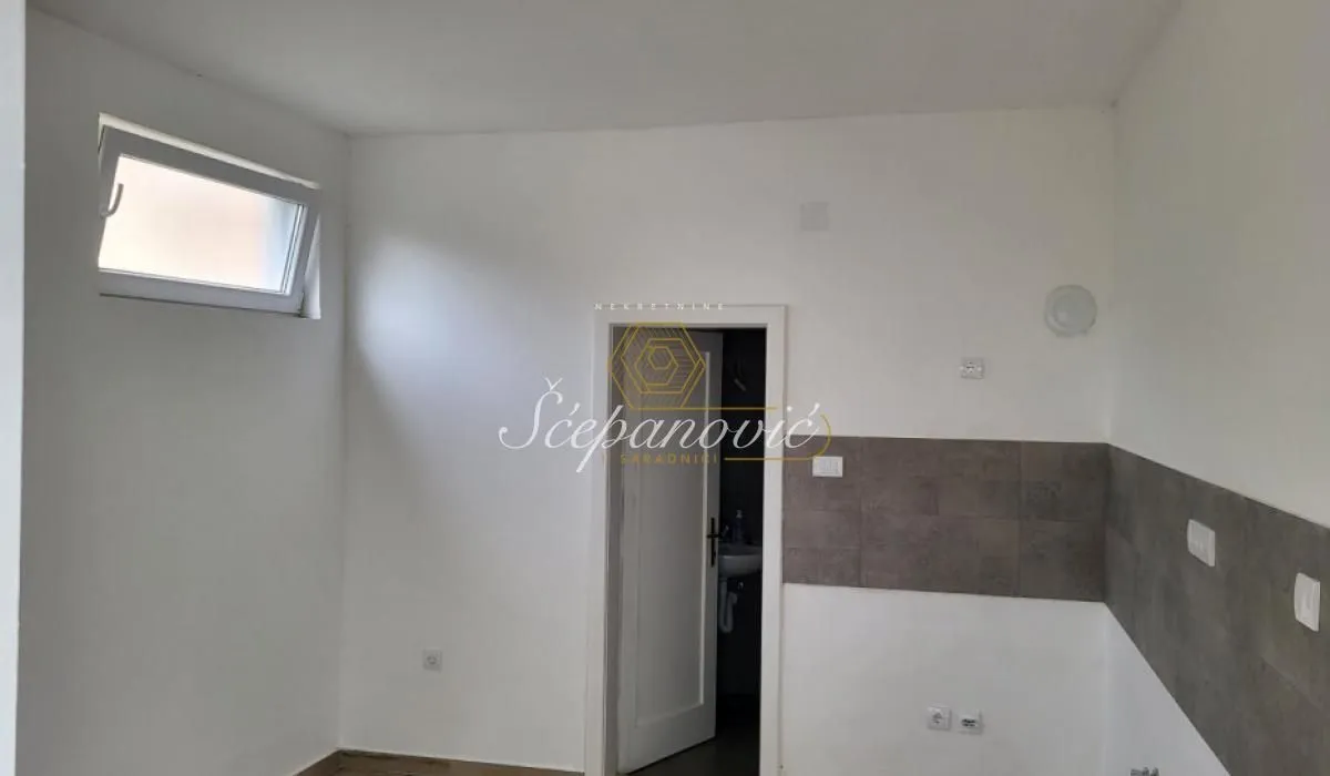 Prodaja, kuća, 94m², Banatić, Novi Sad Sve Podlokacije