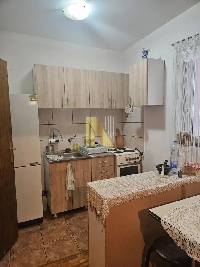 Izdavanje, jednosoban stan, 36m², Bulevar patrijarha Pavla, Novi Sad Sve Podlokacije