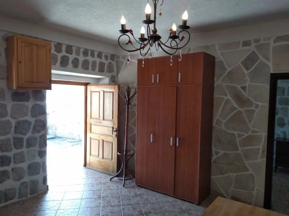 Prodaja, dvosoban stan, 87m², Perast, Kotor