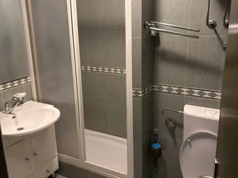 Izdavanje, trosoban stan, 75m², Blok 5, Podgorica - image 4