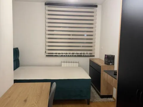 Izdavanje, trosoban stan, 55m², Kluz, Zvezdara Sve Podlokacije - image 2