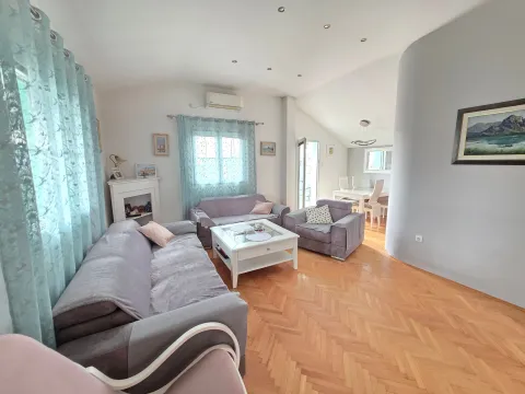 Rent, two bedroom apartment, 85m², Momišići, Podgorica - image 2