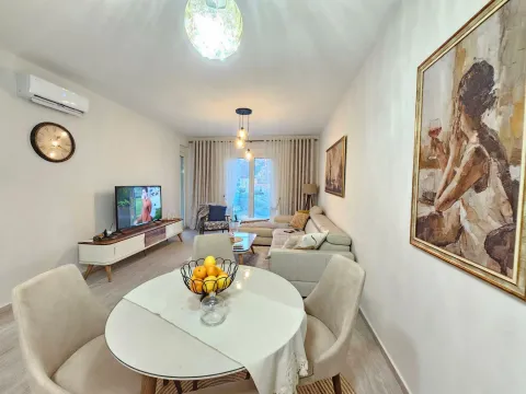 Rent, one bedroom apartment, 57m², Bečići, Budva - image 16