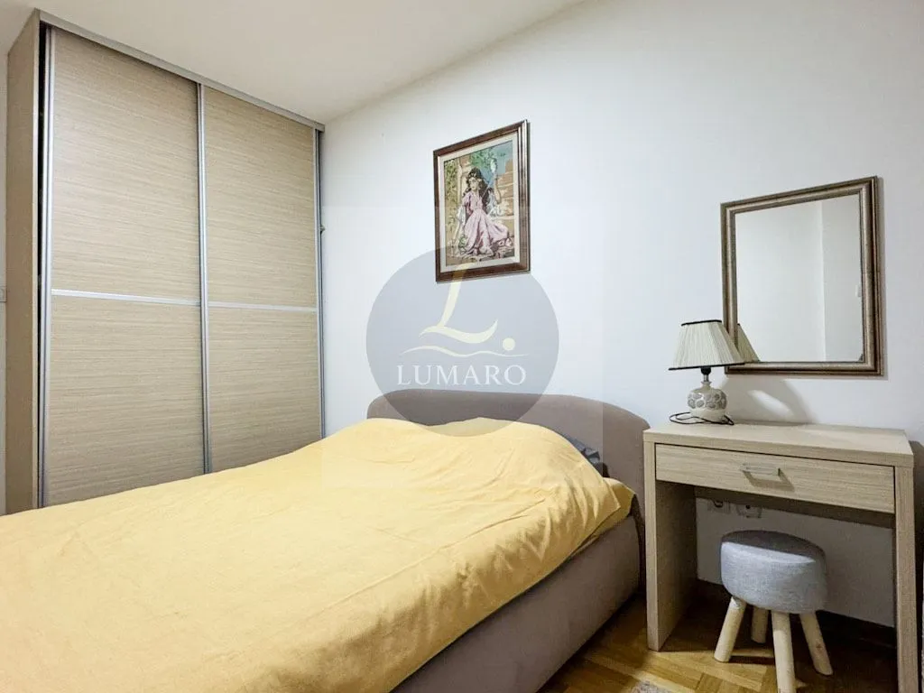 Prodaja, jednosoban stan, 50m², Krivi Most, Podgorica