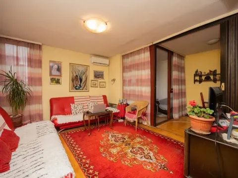 Sale, three bedroom apartment, 100m², Blok 5, Podgorica - image 4