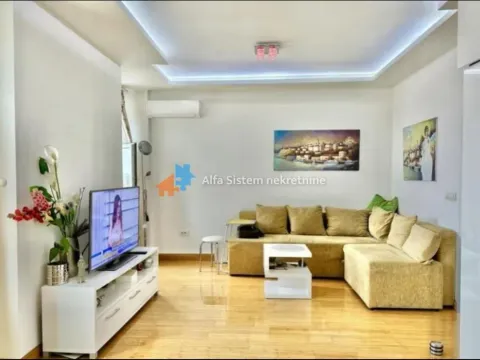 Izdavanje, stan, 60m², Stari Grad, Beograd - image 2