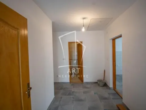 Prodaja, kuća, 230m², Zemun Centar, Zemun Sve Podlokacije - image 2