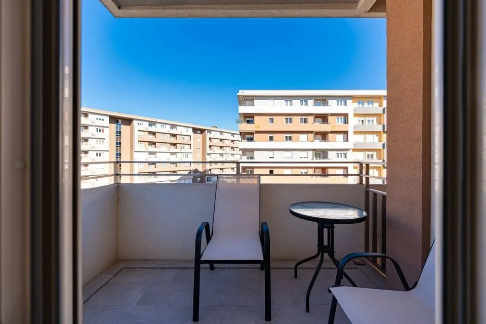 Izdavanje, dvosoban stan, 68m², Central Point, Podgorica