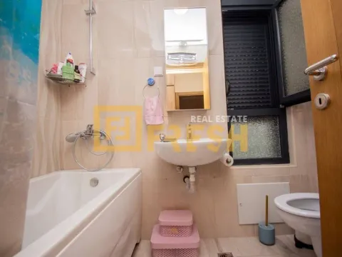 Izdavanje, dvosoban stan, 70m², Blok 9, Podgorica - image 14