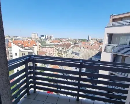 Izdavanje, četvorosoban stan, 100m², Centar, Novi Sad - image 9