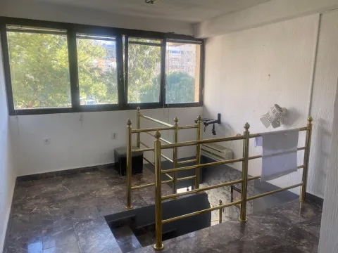 Rent, office space, 65m², Makedonsko naselje, Bar - image 4