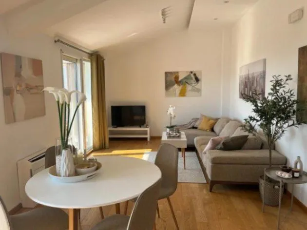 Prodaja, trosoban stan, 99m², Kalimanj, Tivat