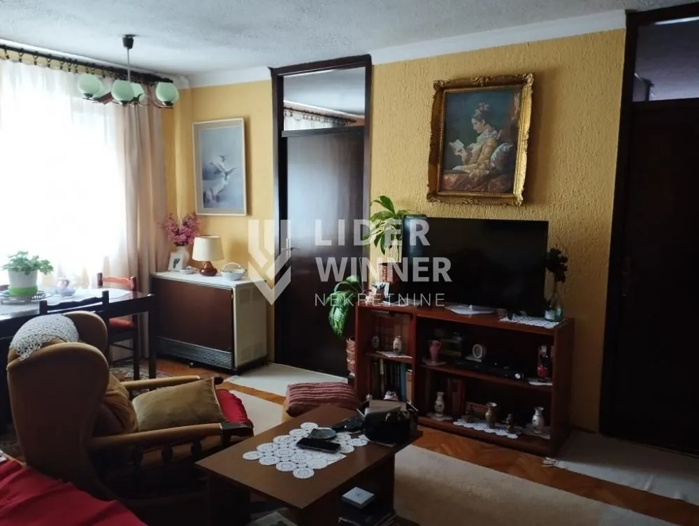 Sale, two bedroom apartment, 50m², Uciteljsko Naselje, Zvezdara Sve Podlokacije