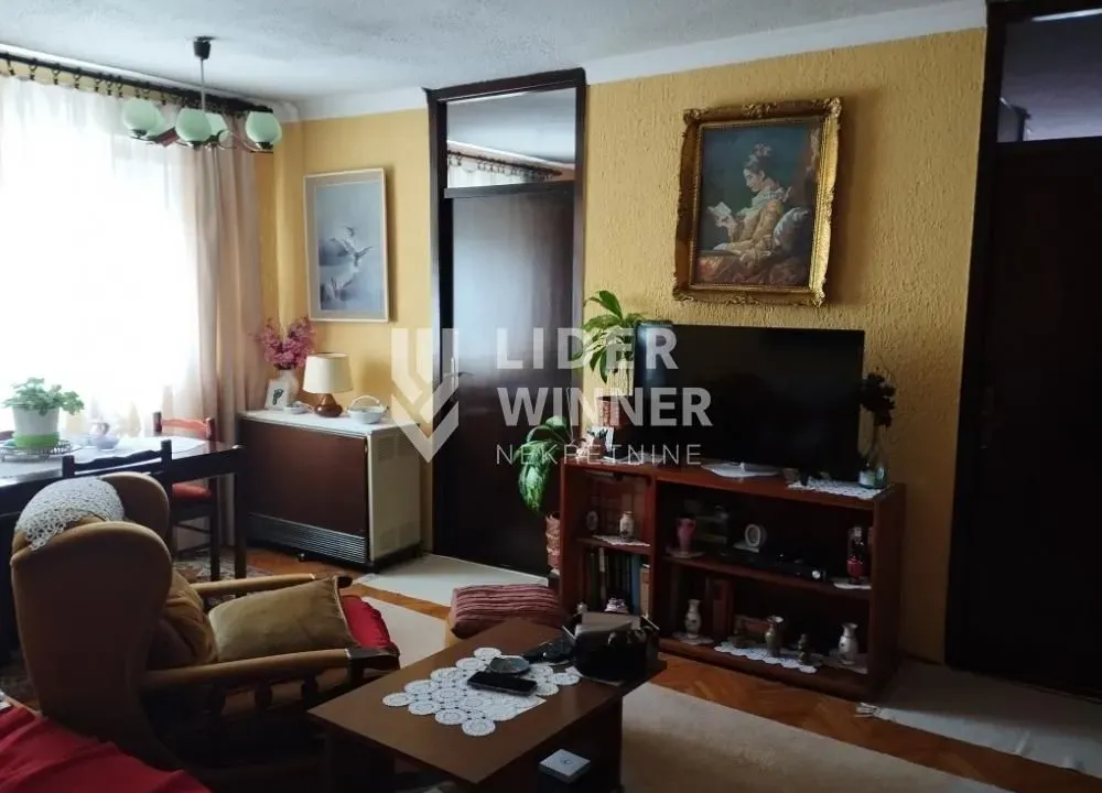 Sale, two bedroom apartment, 50m², Uciteljsko Naselje, Zvezdara Sve Podlokacije