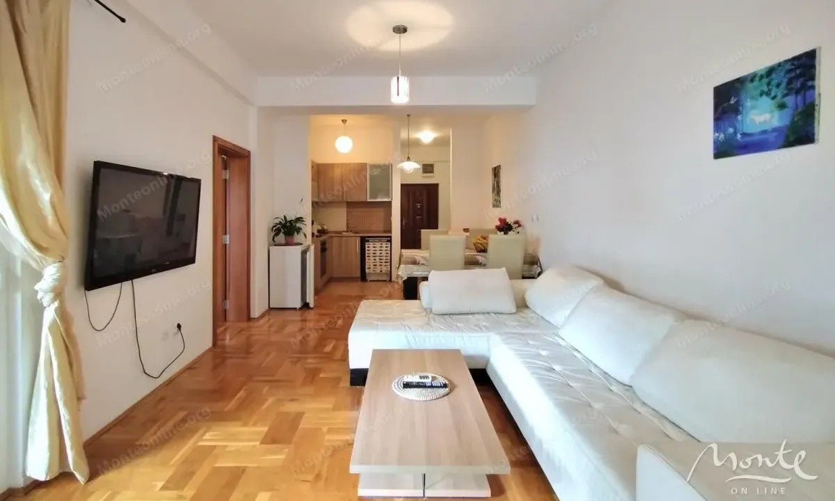 Prodaja, jednosoban stan, 64m², Lazi, Budva