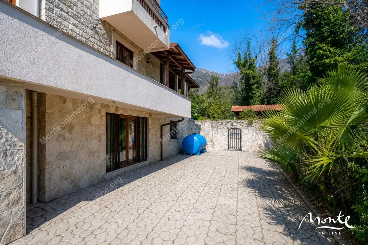 Prodaja, kuća, 250m², Bijela, Herceg Novi