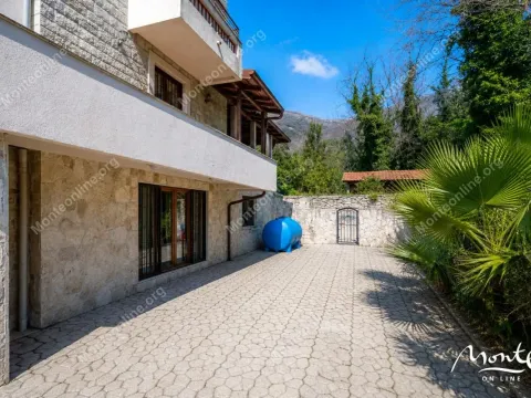Prodaja, kuća, 250m², Bijela, Herceg Novi - image 33