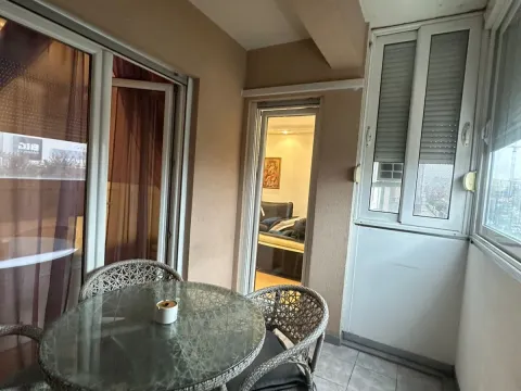 Rent, two bedroom apartment, 76m², City Kvart, Podgorica - image 11