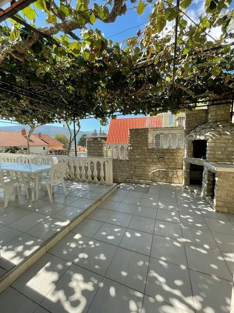 Prodaja, kuća, 350m², Baošići, Herceg Novi