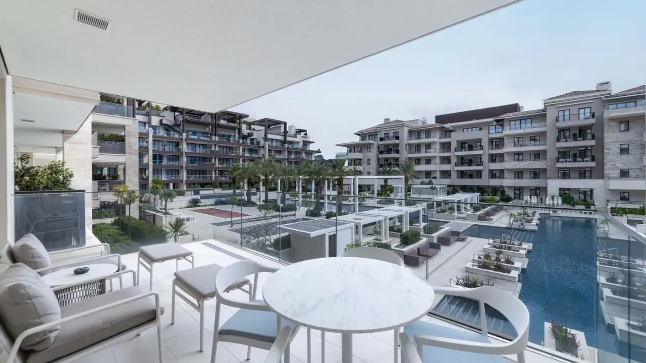 Prodaja, jednosoban stan, 81m², Tivat, Crna Gora