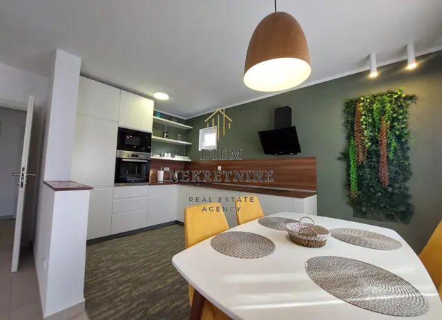 Rent, two bedroom apartment, 70m², Dobrota, Kotor