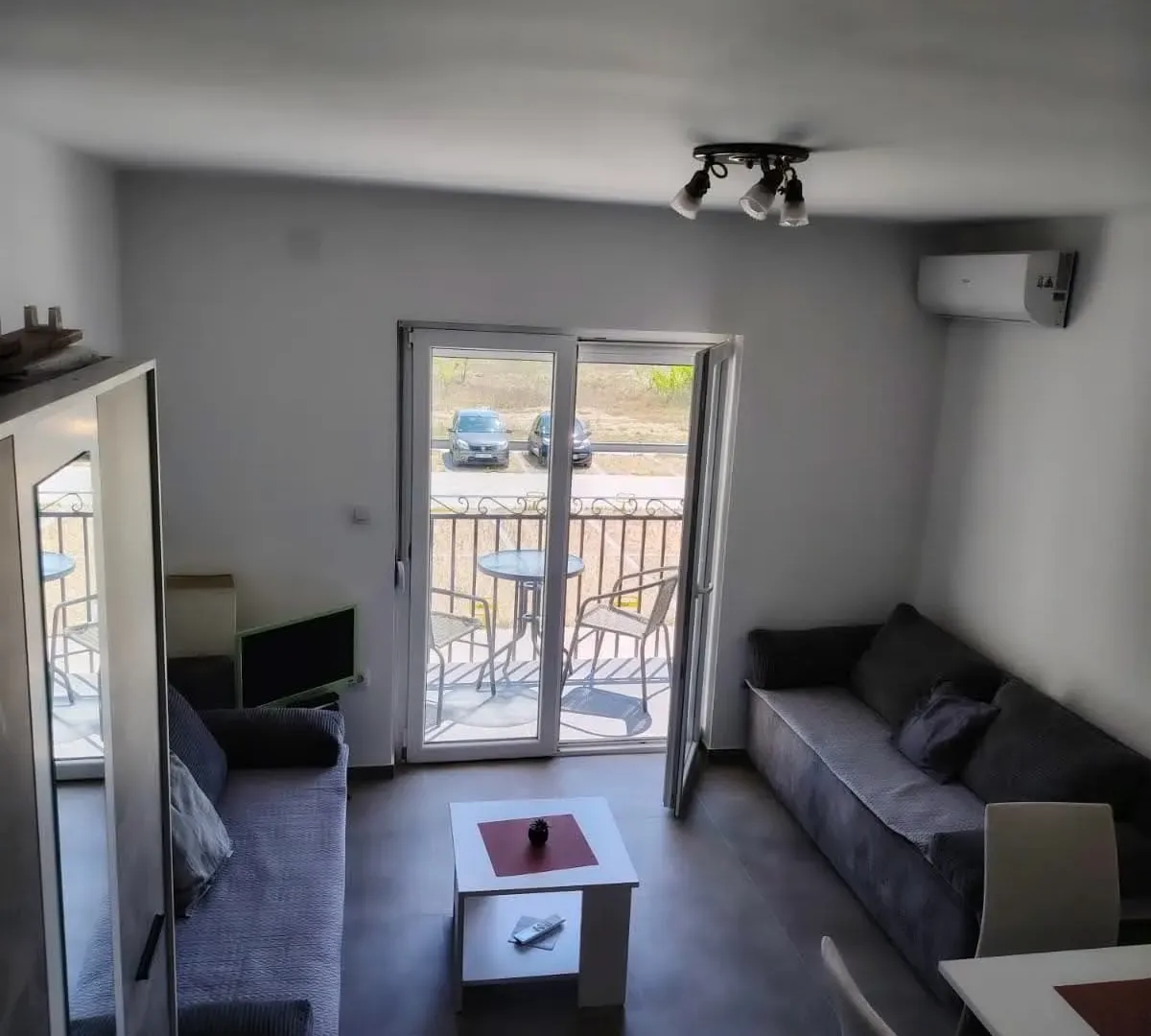 Prodaja, garsonjera, 25m², Srebrno jezero, Veliko Gradište