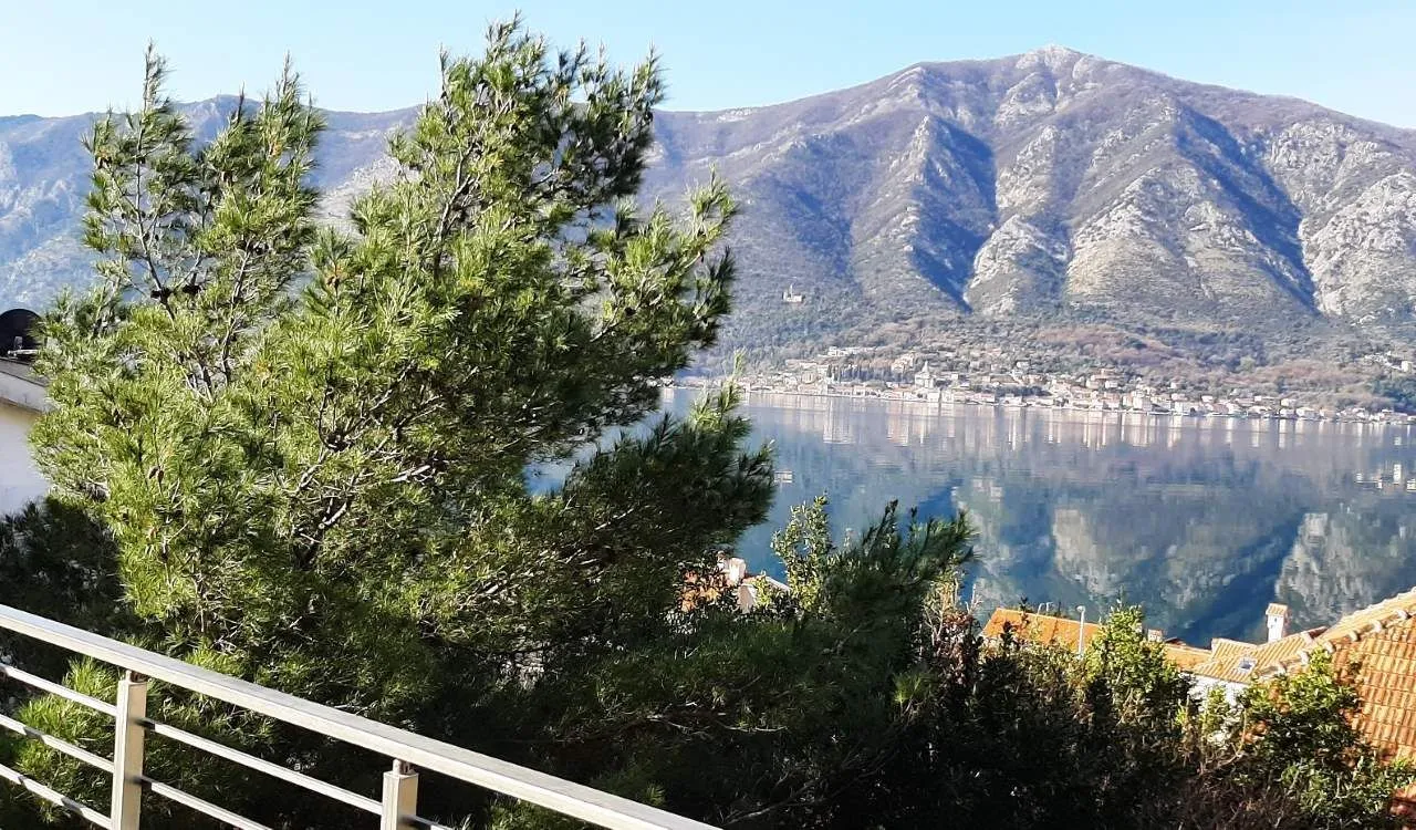 Prodaja, četvorosoban stan, 171m², Dobrota, Kotor