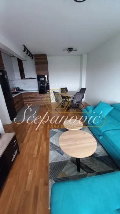 Prodaja, trosoban stan, 55m², Novo naselje, Novi Sad