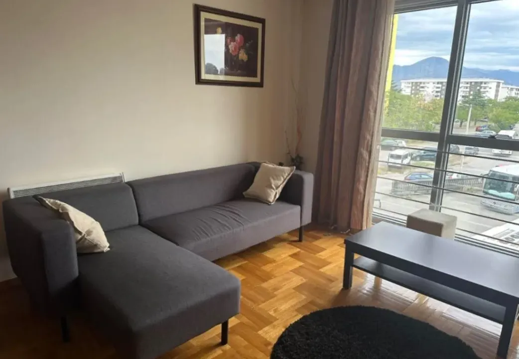 Izdavanje, trosoban stan, 84m², Tuški Put, Podgorica
