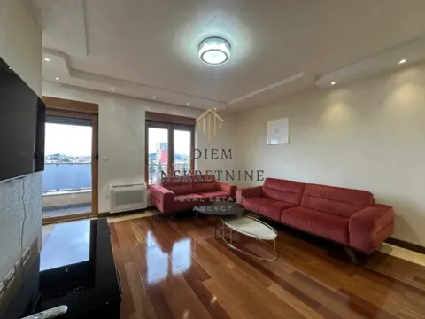 Izdavanje, četvorosoban stan, 130m², Centar, Podgorica - image 15