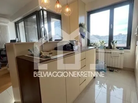 Izdavanje, trosoban stan, 70m², Stari Grad, Beograd - image 5