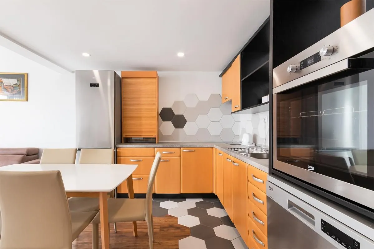 Prodaja, dvosoban stan, 92m², Seljanovo, Tivat