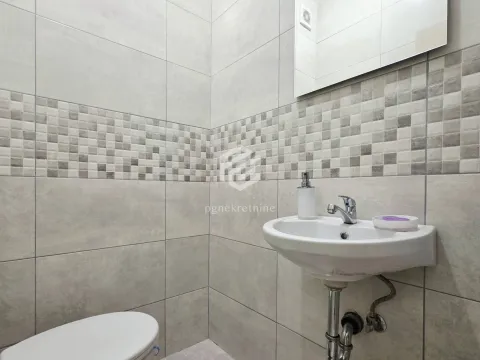 Sale, two bedroom apartment, 76m², Stari Aerodrom, Podgorica - image 18