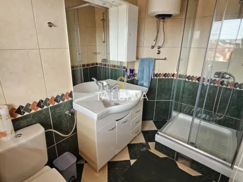 Izdavanje, kuća, 300m², Masline, Podgorica - image 10