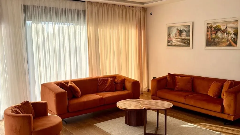 Izdavanje, kuća, 225m², Gornja Gorica, Podgorica